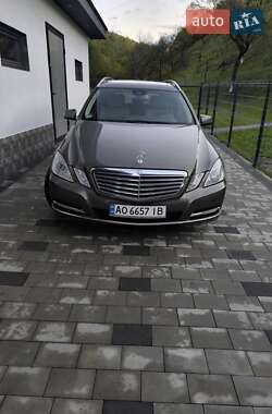 Универсал Mercedes-Benz E-Class 2012 в 