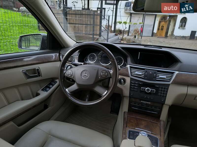 Універсал Mercedes-Benz E-Class 2012 в Сваляві
