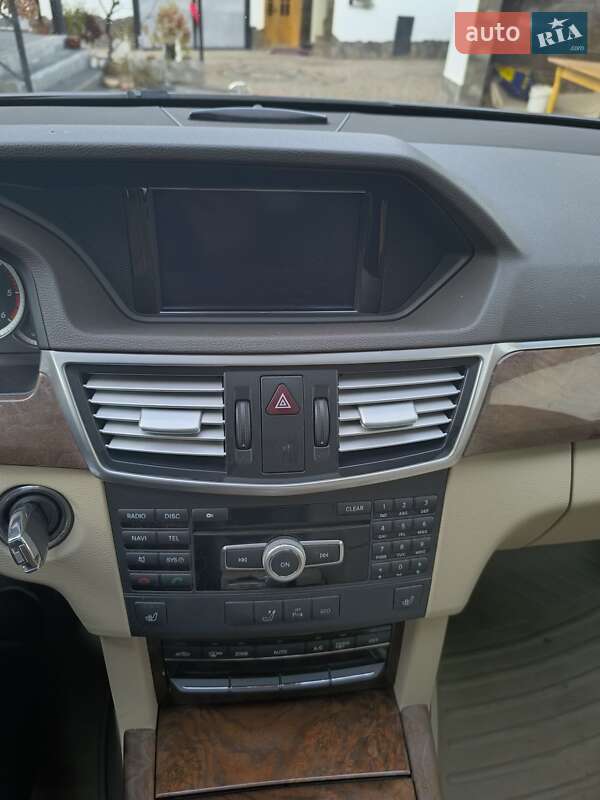 Універсал Mercedes-Benz E-Class 2012 в Сваляві