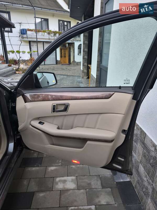 Універсал Mercedes-Benz E-Class 2012 в Сваляві