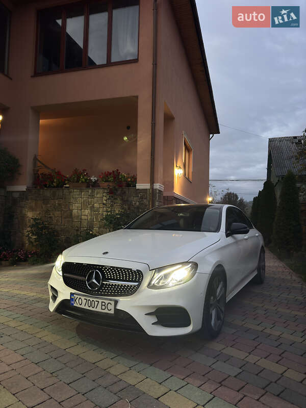 Седан Mercedes-Benz E-Class 2017 в 
