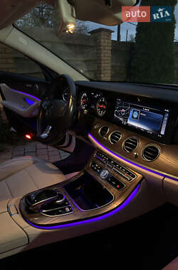 Седан Mercedes-Benz E-Class 2017 в 