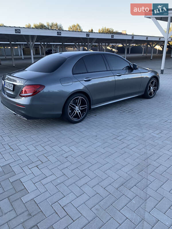 Седан Mercedes-Benz E-Class 2017 в Києві