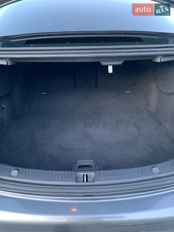 Седан Mercedes-Benz E-Class 2017 в Києві