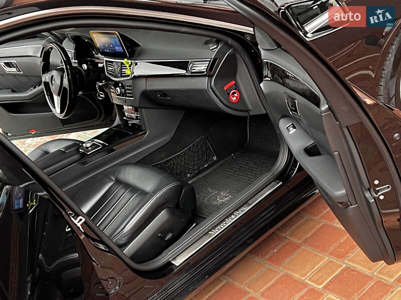 Седан Mercedes-Benz E-Class 2012 в Одессе