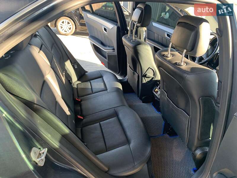 Седан Mercedes-Benz E-Class 2009 в Староконстантинове