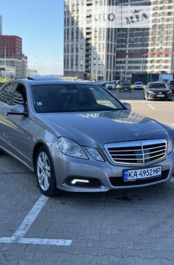 Седан Mercedes-Benz E-Class 2010 в Києві