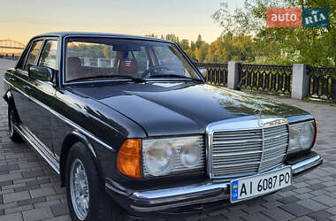 Седан Mercedes-Benz E-Class 1979 в Дніпрі