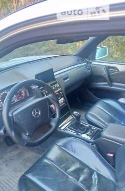 Седан Mercedes-Benz E-Class 1999 в 