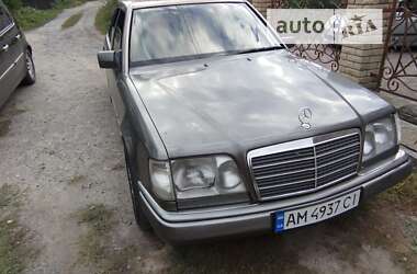 Седан Mercedes-Benz E-Class 1993 в Вінниці