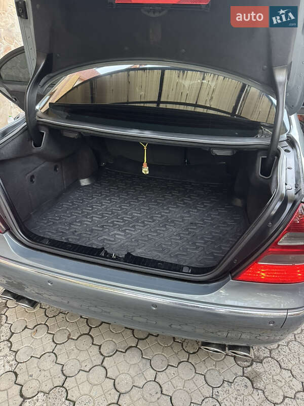 Седан Mercedes-Benz E-Class 2004 в Чугуеве фото 37 Седан Mercedes-Benz E-Class 2004 в Чугуеве