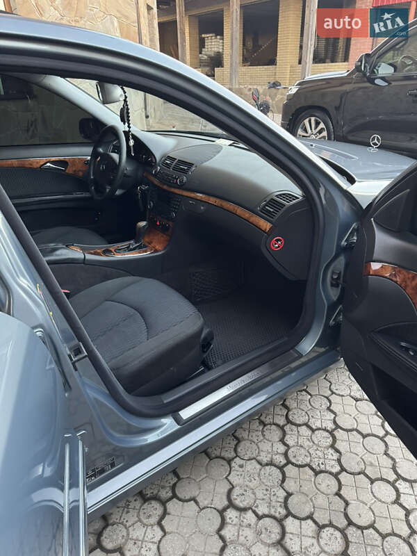 Седан Mercedes-Benz E-Class 2004 в Чугуеве фото 41 Седан Mercedes-Benz E-Class 2004 в Чугуеве