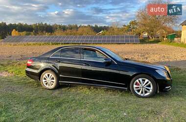 Седан Mercedes-Benz E-Class 2011 в Бродах