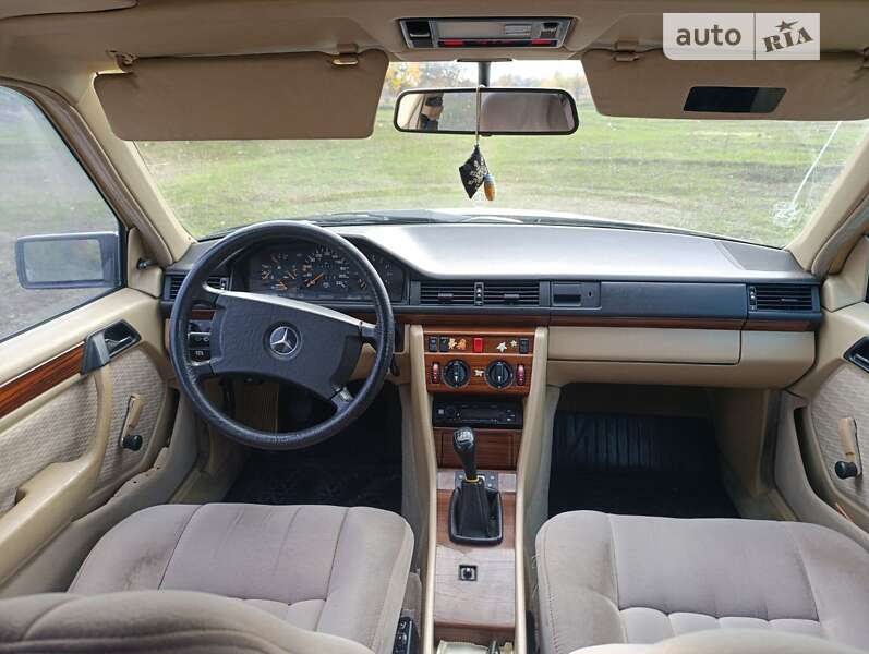 Седан Mercedes-Benz E-Class 1990 в Черкасах фото 10 Седан Mercedes-Benz E-Class 1990 в Черкасах
