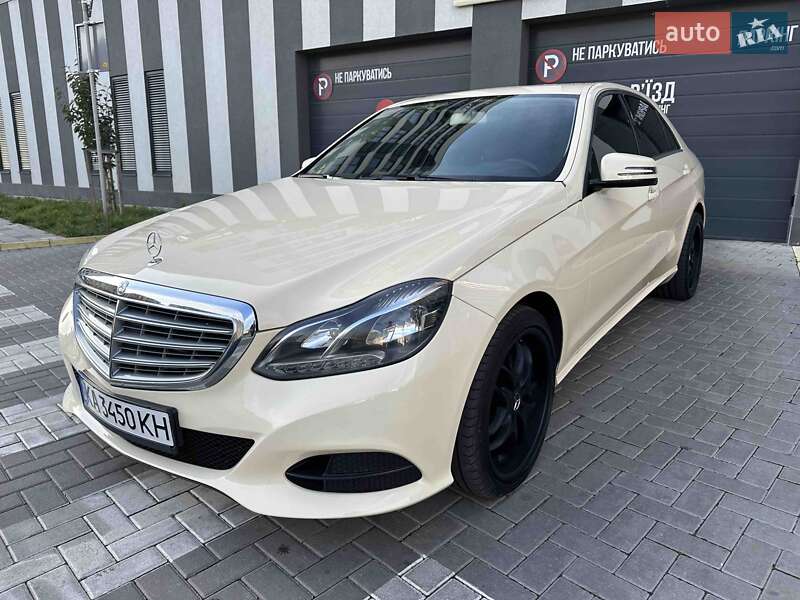 Седан Mercedes-Benz E-Class 2015 в Львові