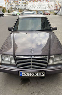 Седан Mercedes-Benz E-Class 1994 в Харькове