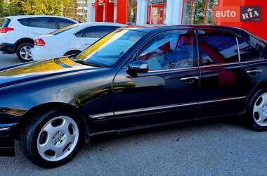 Седан Mercedes-Benz E-Class 2000 в Днепре