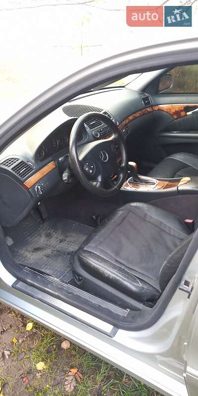 Седан Mercedes-Benz E-Class 2002 в Чернівцях