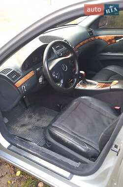 Седан Mercedes-Benz E-Class 2002 в 