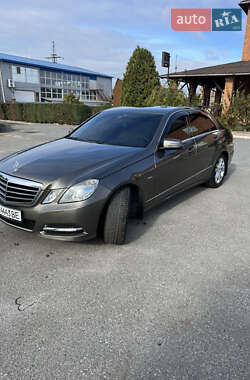 Седан Mercedes-Benz E-Class 2012 в Кропивницком