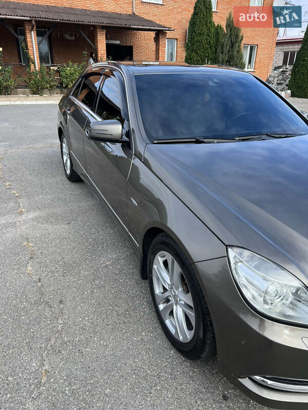 Седан Mercedes-Benz E-Class 2012 в Кропивницькому
