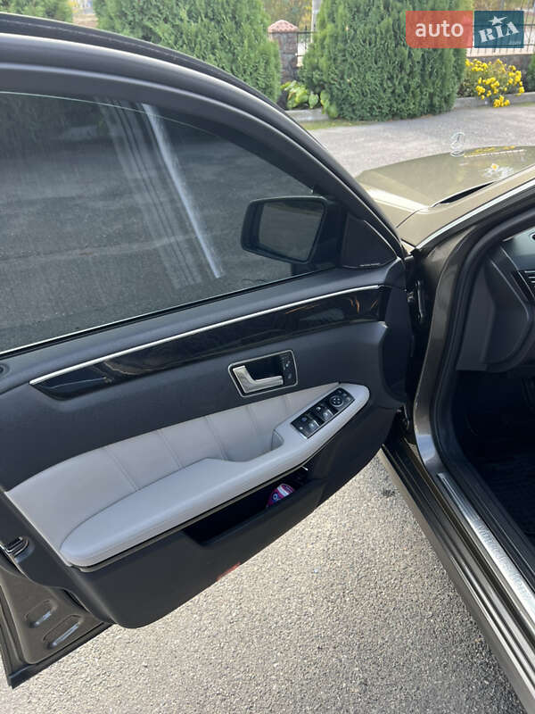 Седан Mercedes-Benz E-Class 2012 в Кропивницькому