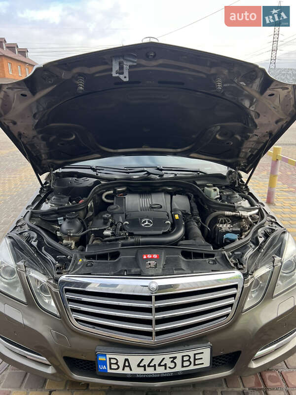 Седан Mercedes-Benz E-Class 2012 в Кропивницькому