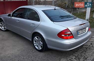 Седан Mercedes-Benz E-Class 2005 в Хусте