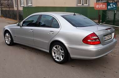 Седан Mercedes-Benz E-Class 2005 в Хусте