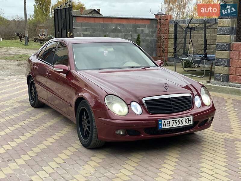 Седан Mercedes-Benz E-Class 2003 в Житомире