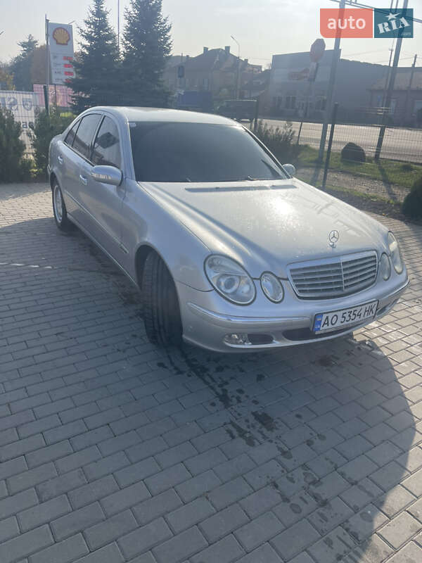 Седан Mercedes-Benz E-Class 2003 в Мукачево