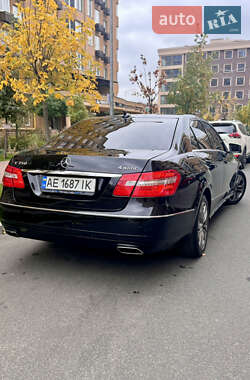 Седан Mercedes-Benz E-Class 2011 в Киеве