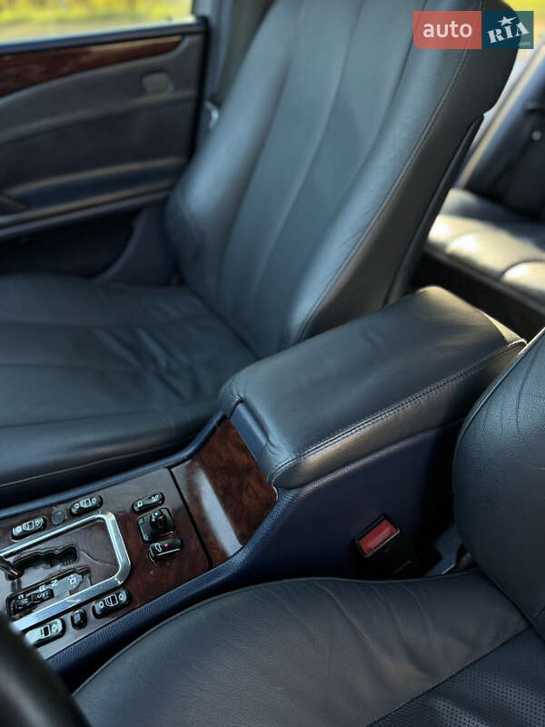Седан Mercedes-Benz E-Class 2002 в Чернівцях