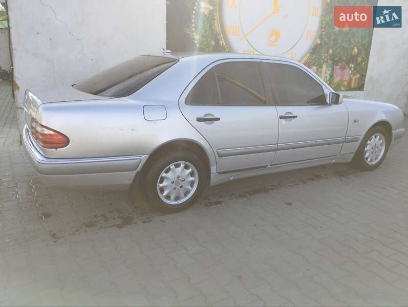 Седан Mercedes-Benz E-Class 1999 в Арцизе