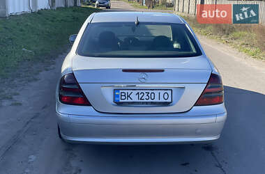 Седан Mercedes-Benz E-Class 2003 в Сарнах