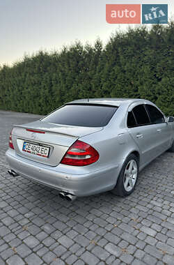 Седан Mercedes-Benz E-Class 2003 в Лужанах