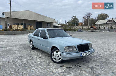 Седан Mercedes-Benz E-Class 1995 в Кельменцях