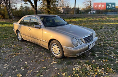 Седан Mercedes-Benz E-Class 2000 в Жашківу