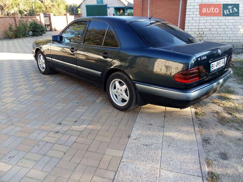 Седан Mercedes-Benz E-Class 1999 в Лубнах