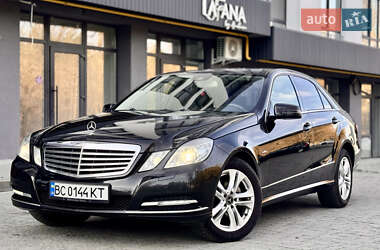 Седан Mercedes-Benz E-Class 2011 в Львове