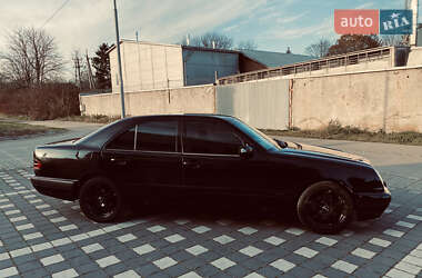 Седан Mercedes-Benz E-Class 2001 в Стрые