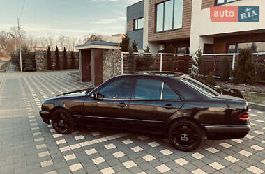 Седан Mercedes-Benz E-Class 2001 в Стрые