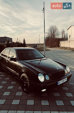 Седан Mercedes-Benz E-Class 2001 в Стрые