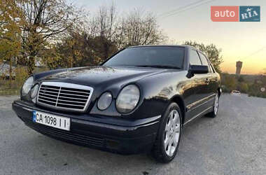 Седан Mercedes-Benz E-Class 1998 в Белозерье