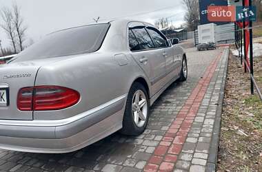 Седан Mercedes-Benz E-Class 2001 в Кременчуге