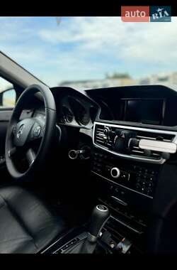 Седан Mercedes-Benz E-Class 2011 в 