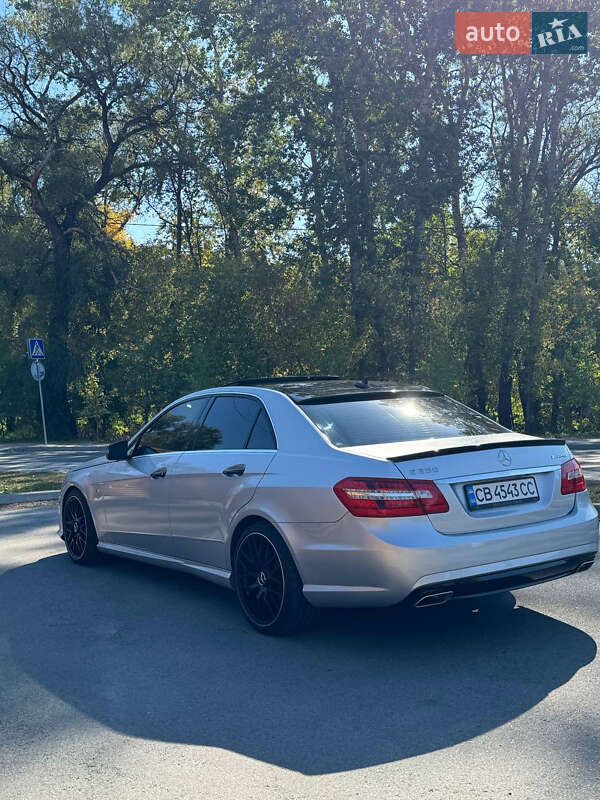 Седан Mercedes-Benz E-Class 2011 в Чернигове