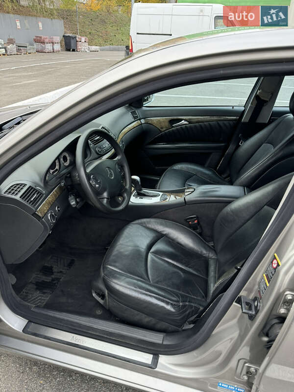 Седан Mercedes-Benz E-Class 2005 в Киеве