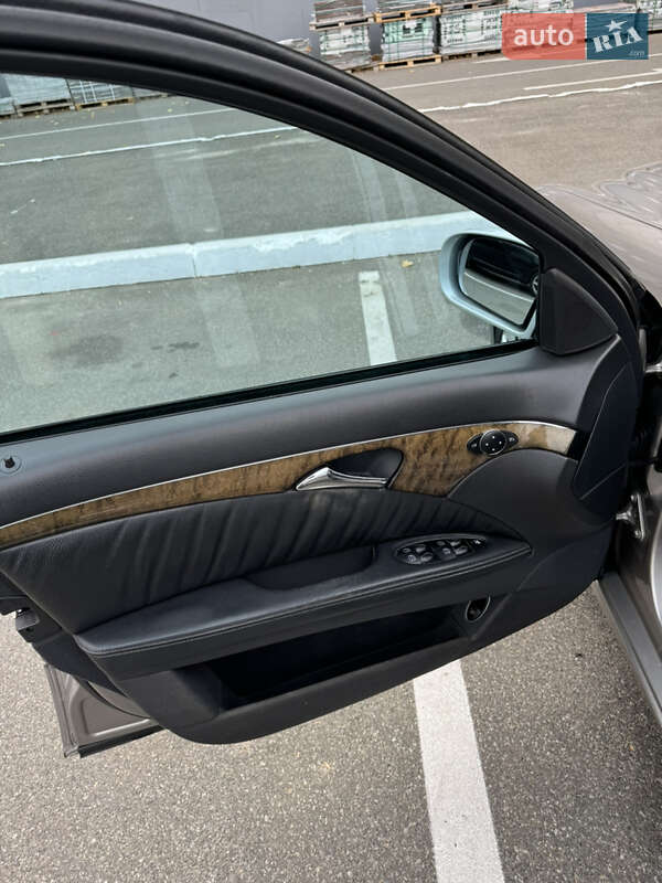 Седан Mercedes-Benz E-Class 2005 в Киеве