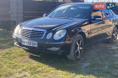 Седан Mercedes-Benz E-Class 2008 в Вараше